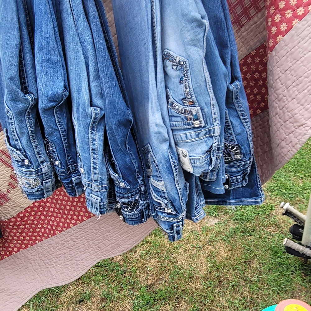 7 Pairs Miss Me Women's Boot Cut Jeans in Dark and Light Blue